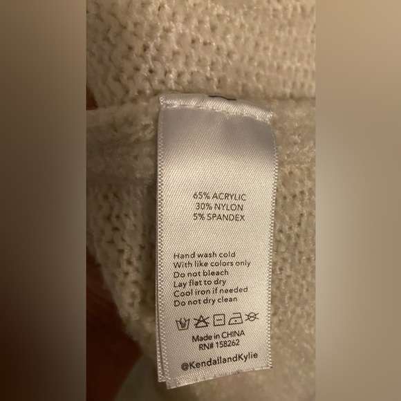 Kendall + Kylie womens TURTLE NECK SWEATER, XL - Picture 4 of 5